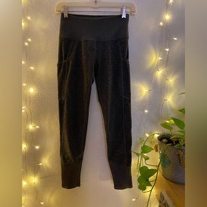 gray ribbed trendy workout leggings.